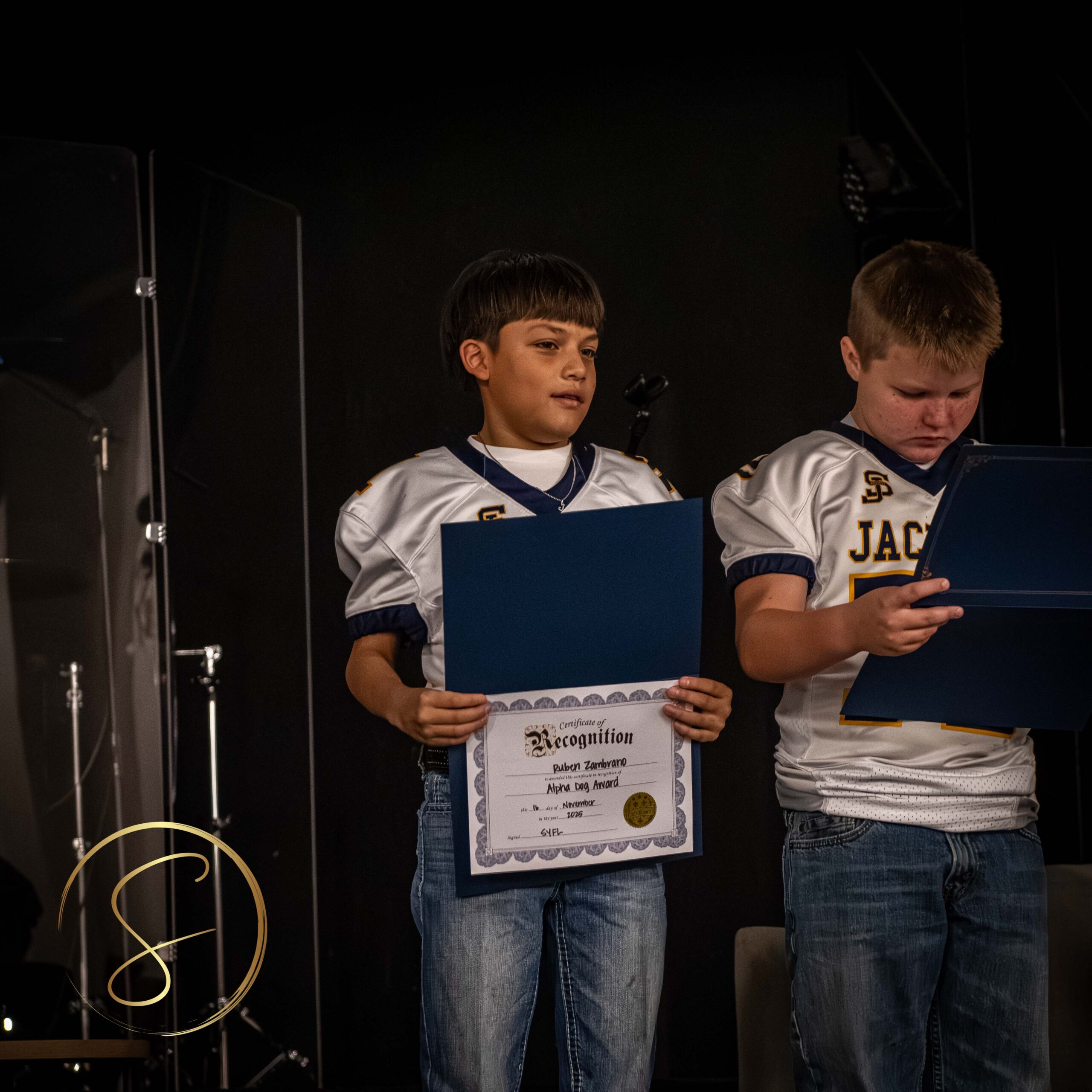 Rights reserved byDigitalBySimon