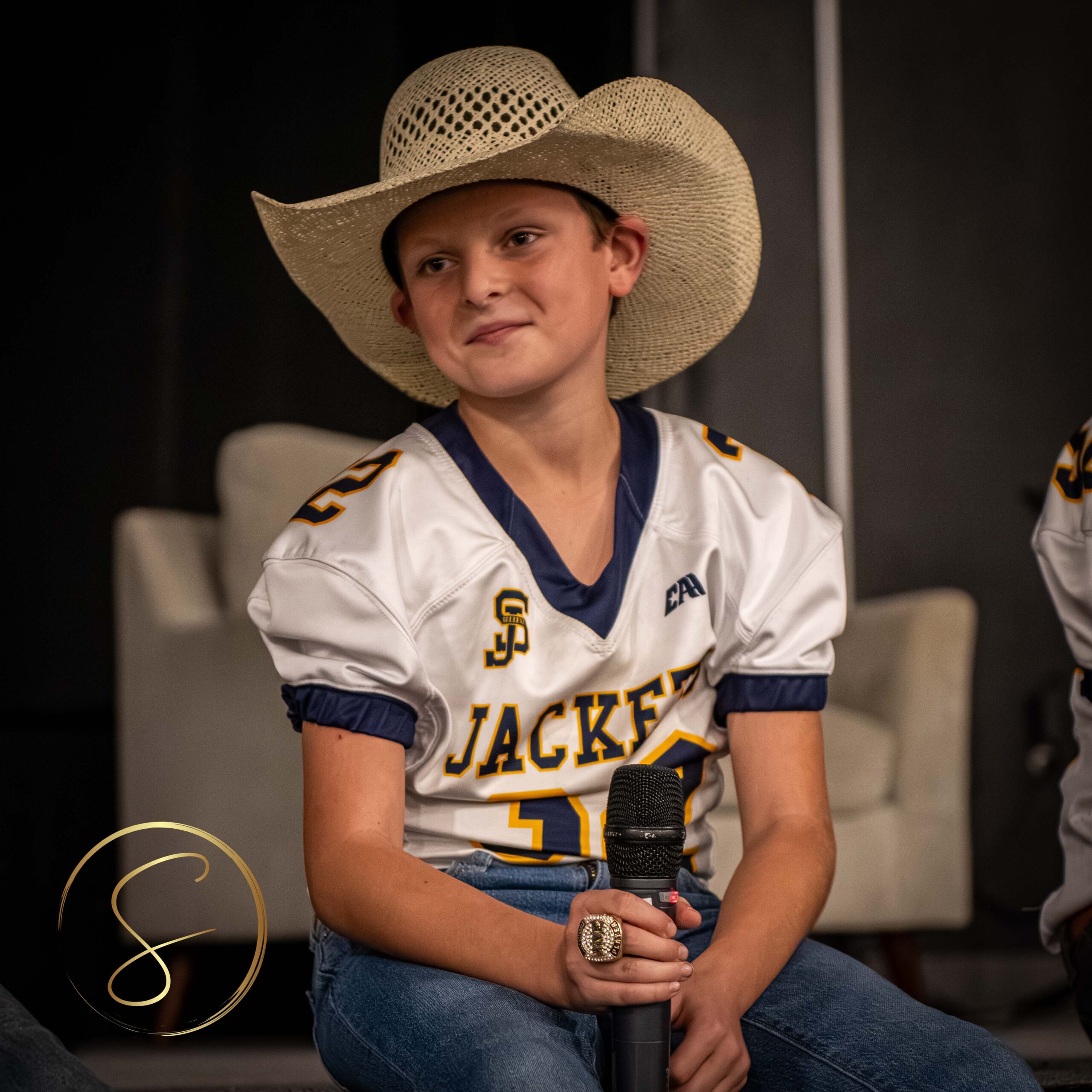 Rights reserved byDigitalBySimon