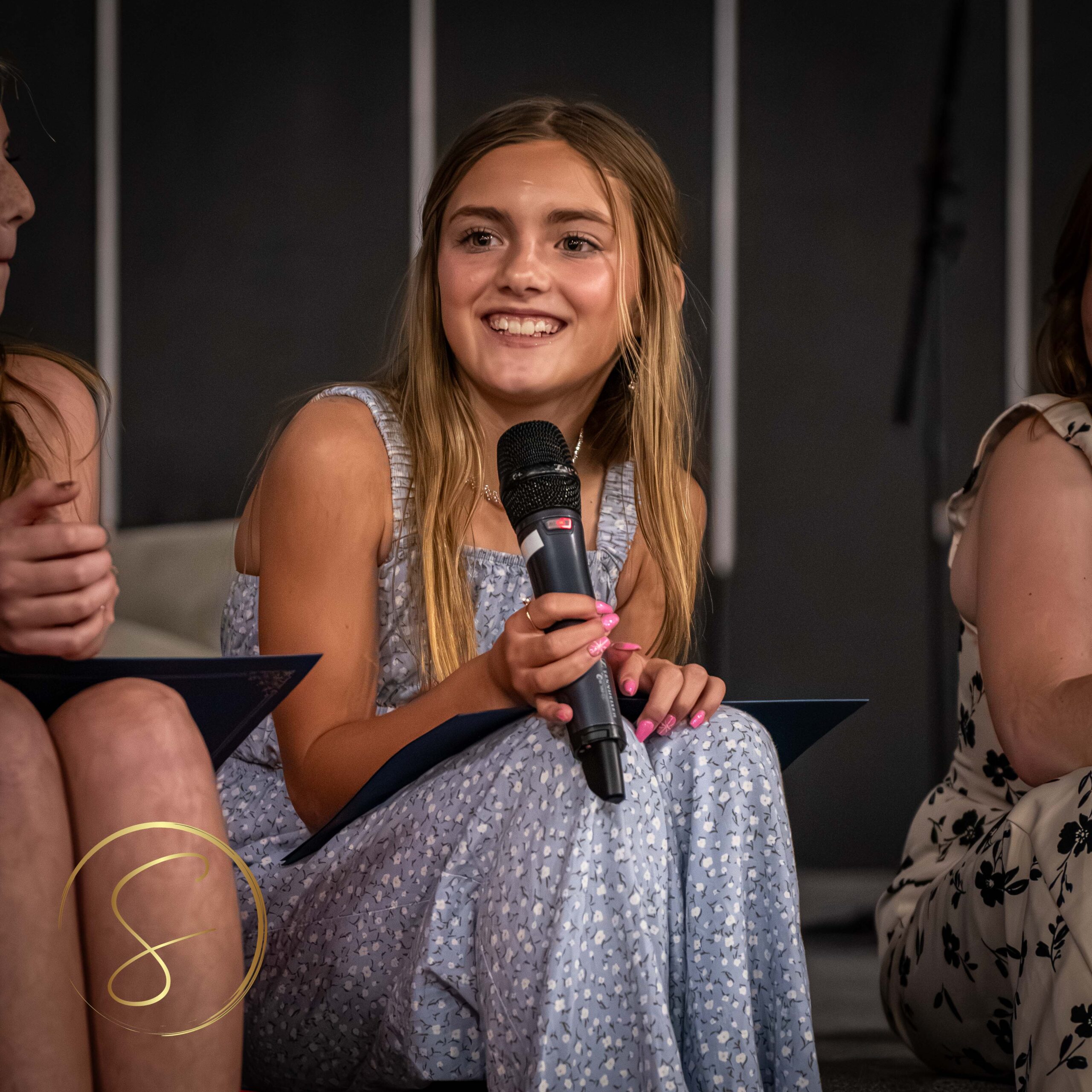 Rights reserved byDigitalBySimon